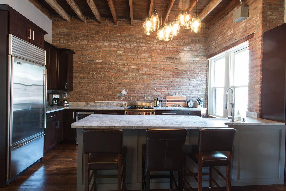 1870 Commonwealth Ave, Brighton