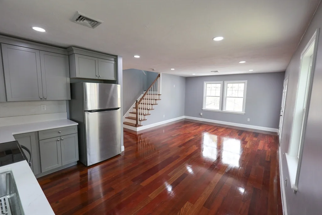 70 Mount Hope St, Roslindale