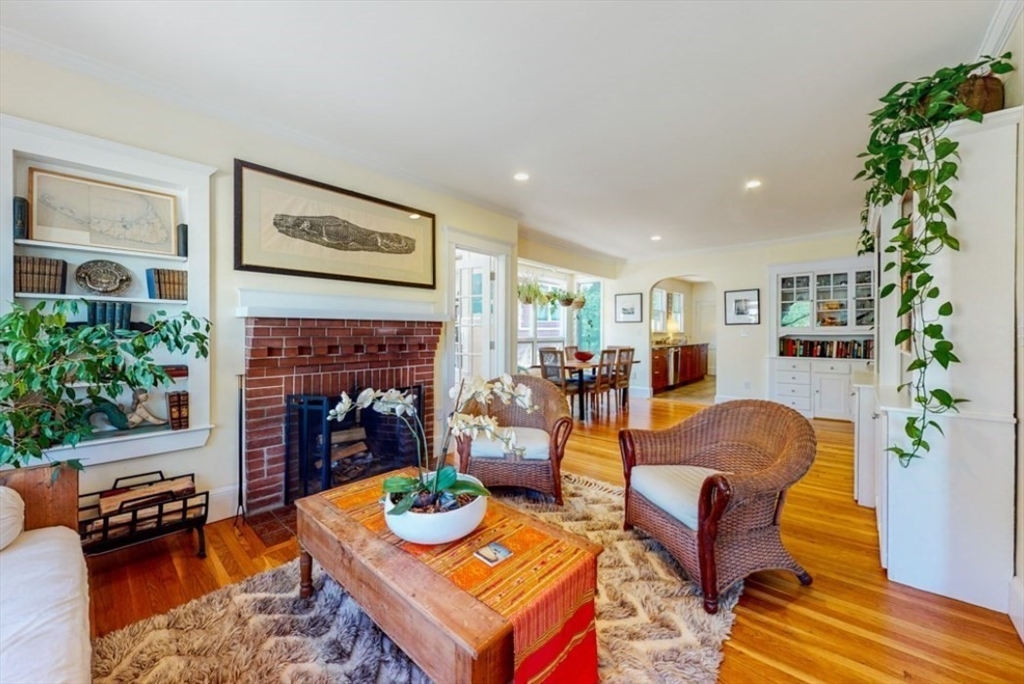 150 Lakeview Ave, West Cambridge