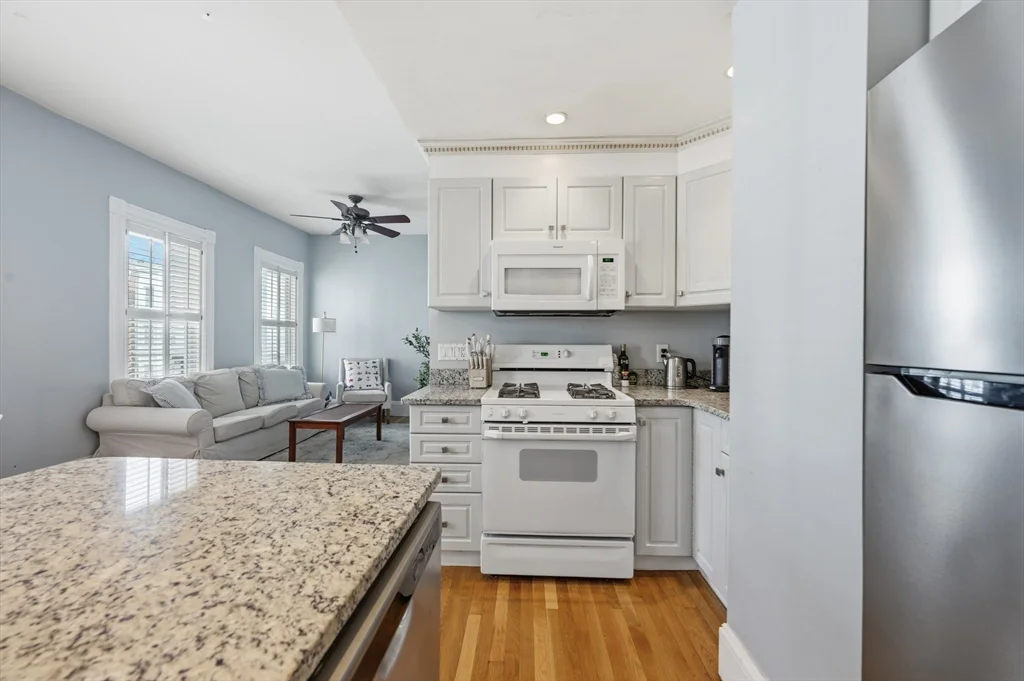 627 E 6th St, South Boston