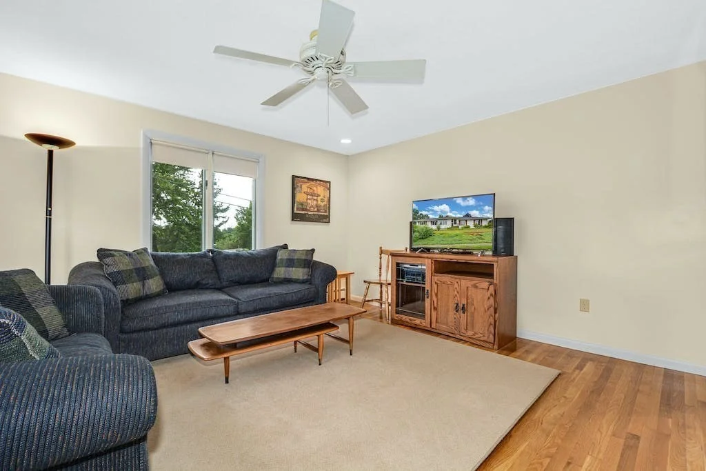 4 Upland Ave, Shrewsbury