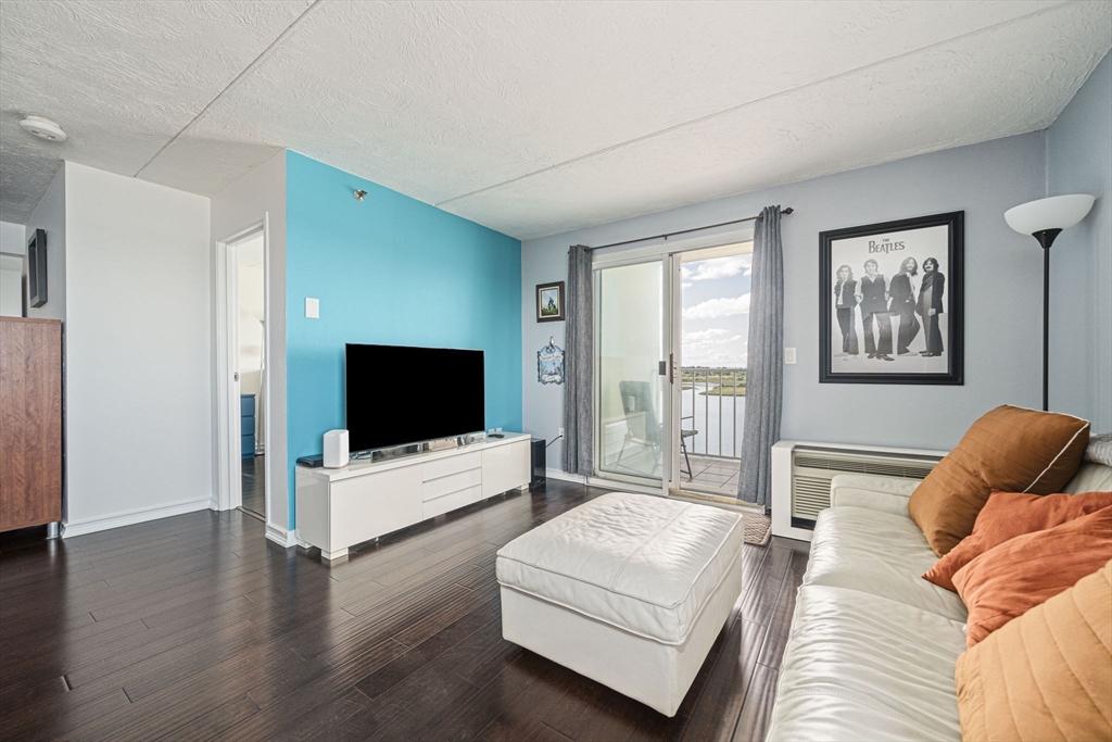 200 Cove Way, Quincy Point