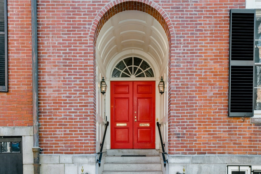 20 Chestnut St, Beacon Hill