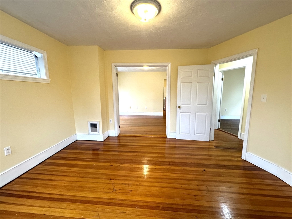 4057 Washington St, Roslindale