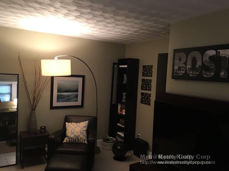 5165 Washington St, West Roxbury