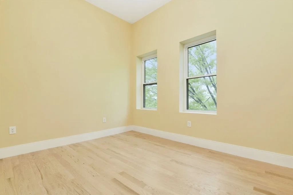 184 Paris, East Boston