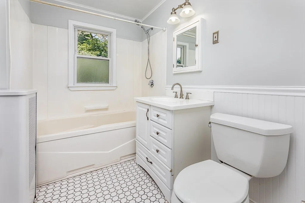 46 Burpee Rd, Swampscott