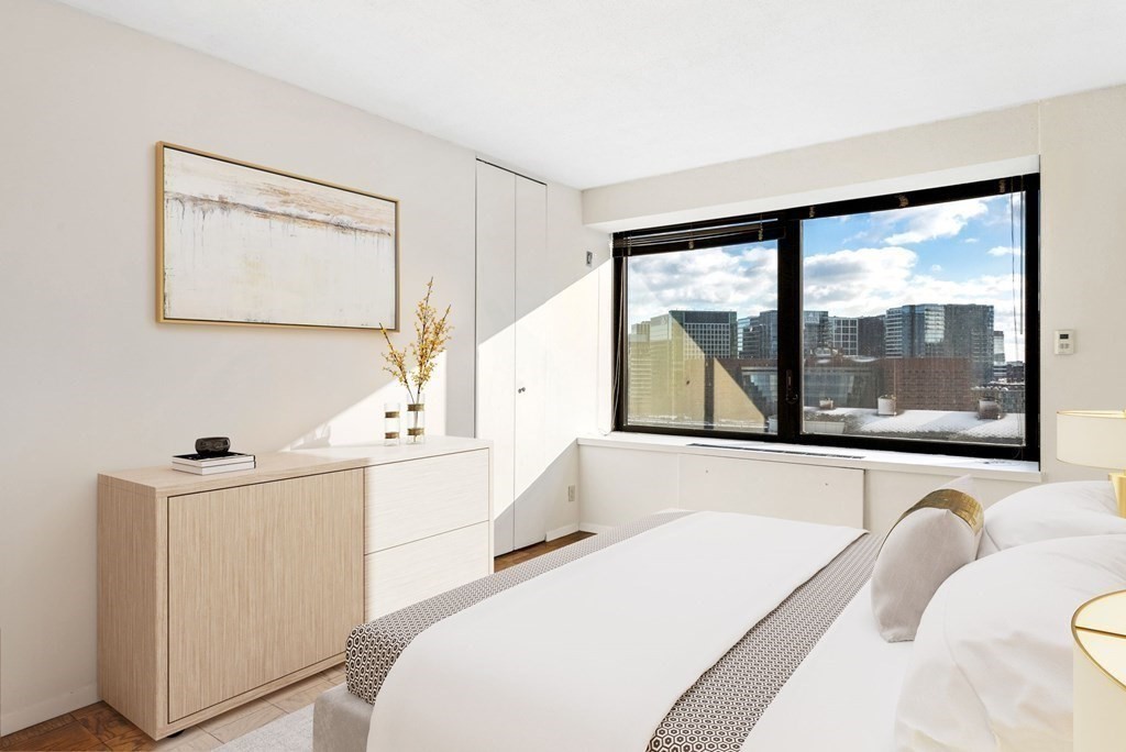 85 E India Row, Waterfront