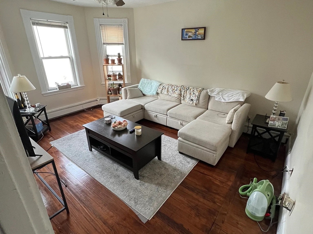 49 Middle St, South Boston