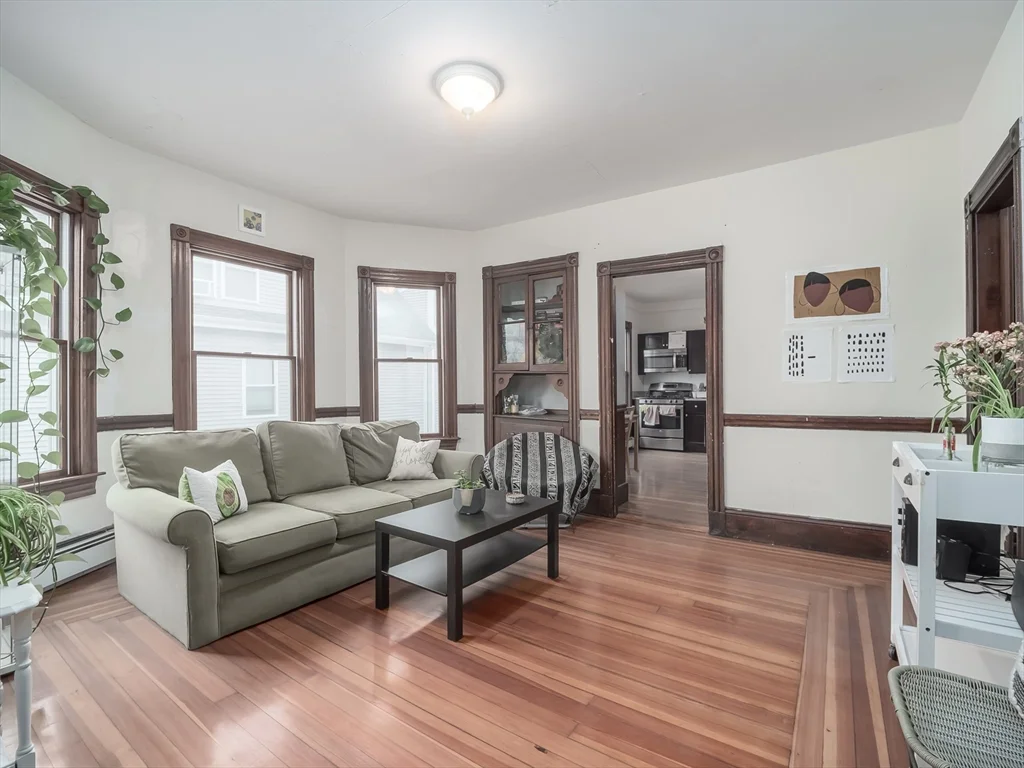 318 Beacon St, Ward Two