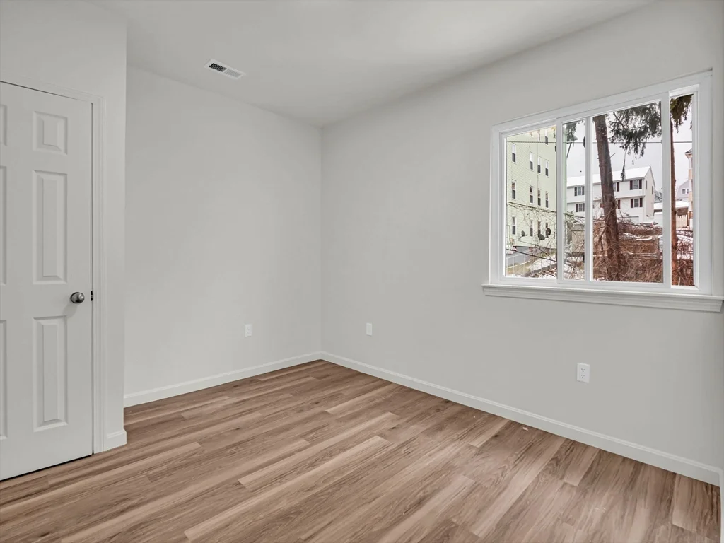 12 Alpine St, Worcester