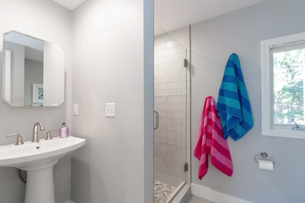 26 Mattakiset Rd, Antassawamock