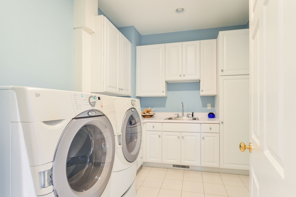 1 Puddingstone Ln, Acoaxet