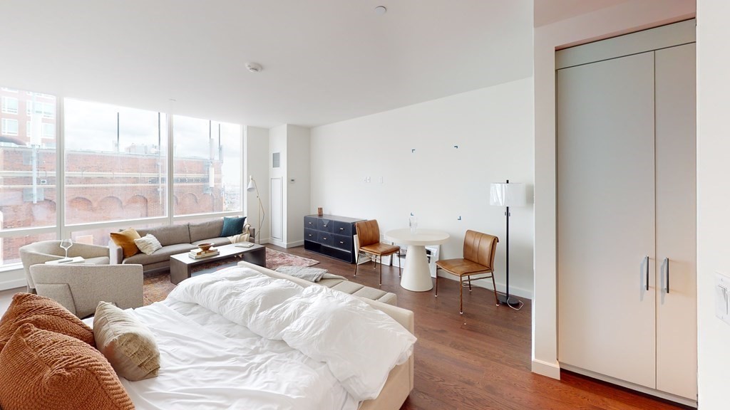 430 Stuart St, Back Bay