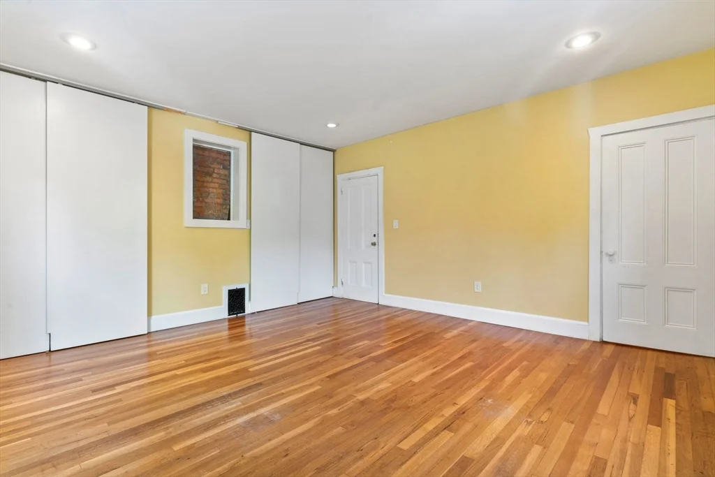 16 Edwin St, Brookline