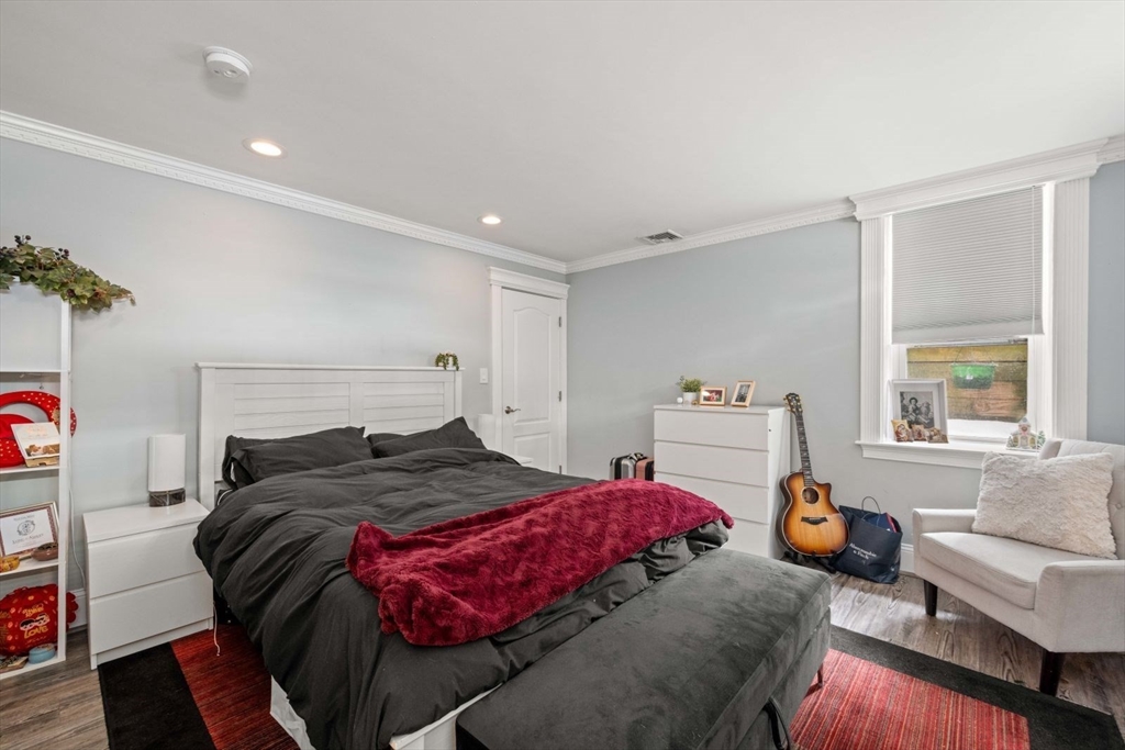 8 Mohawk St, South Boston