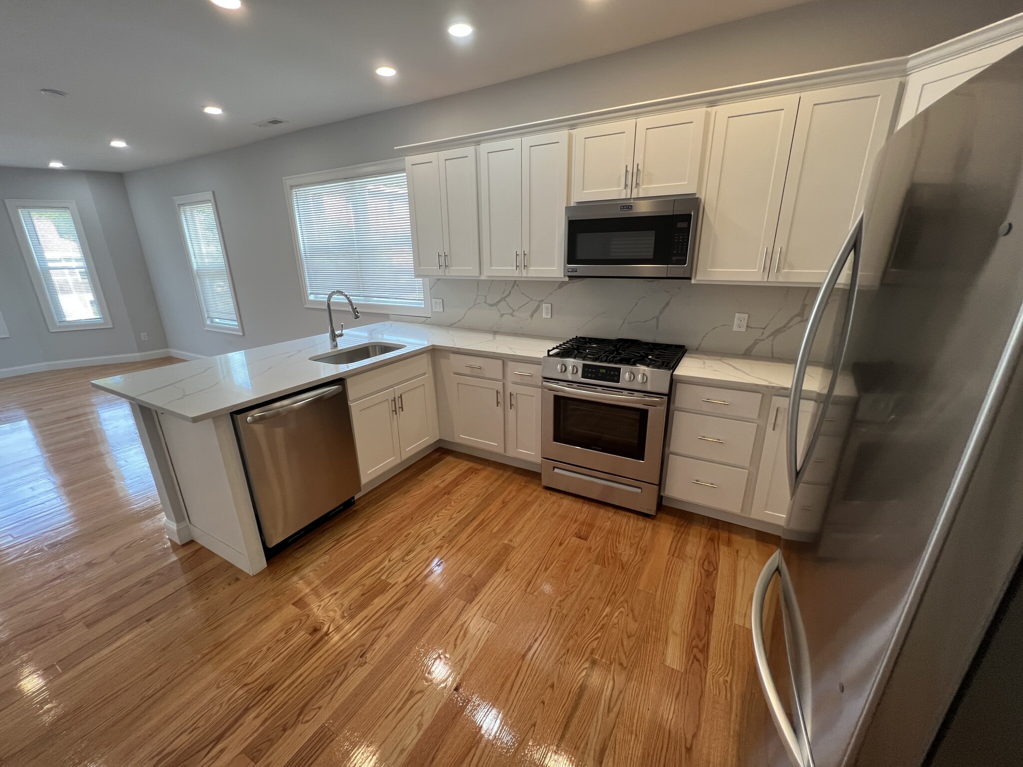 126 Cross St, East Somerville