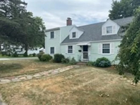 272 Brook St, Nobscot