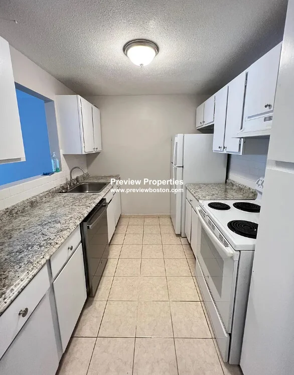 73 Charlesbank Rd, Newton Corner