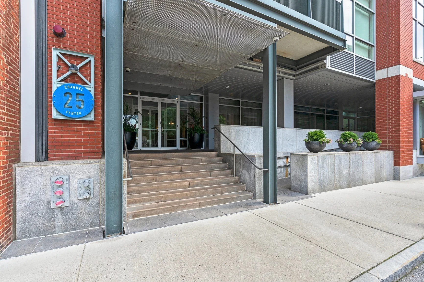 25 Channel Center St, South Boston