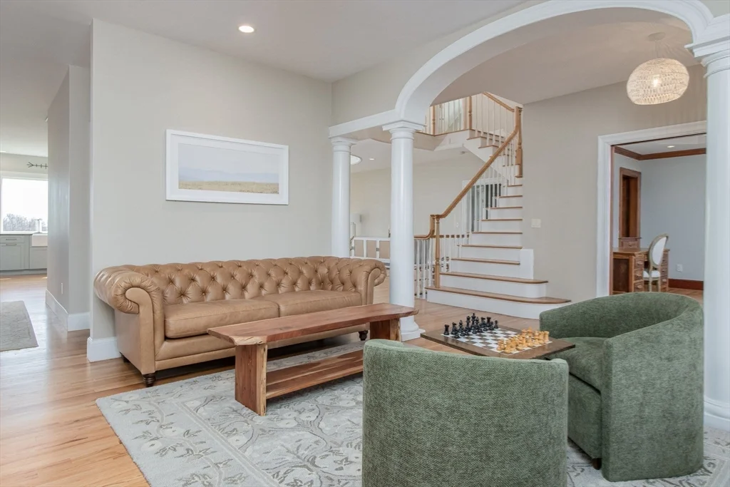 63 Skyfields Dr, Groton