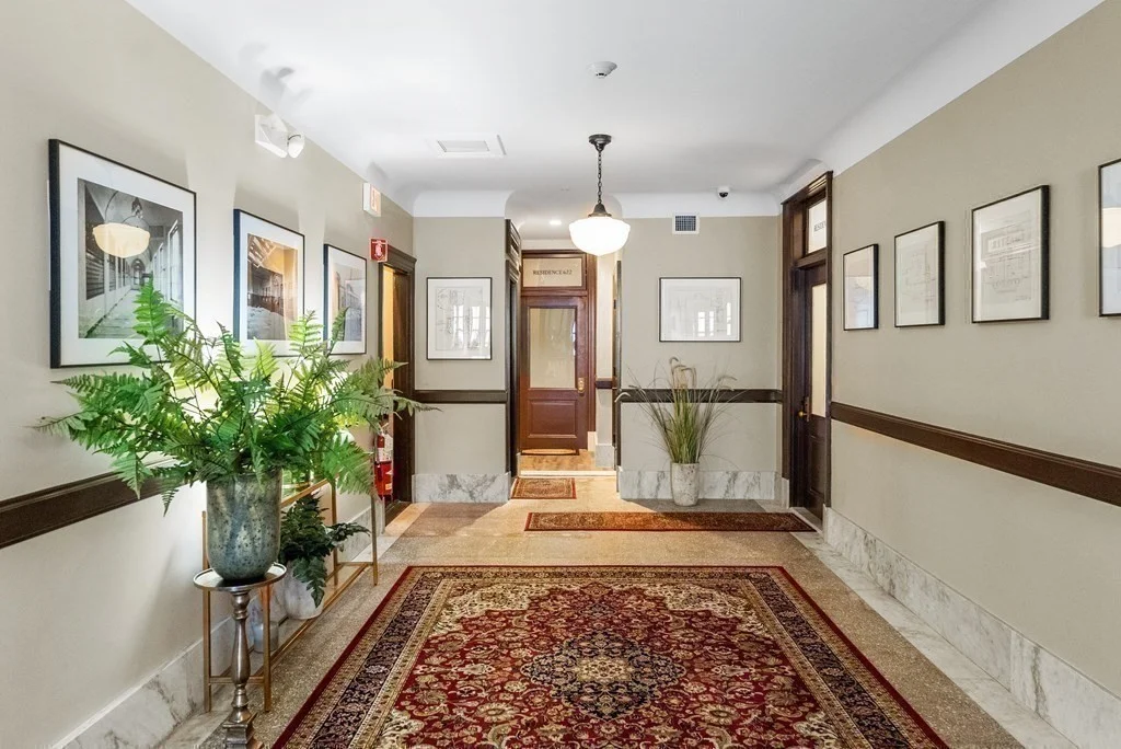 6 Main St Ext, Downtown