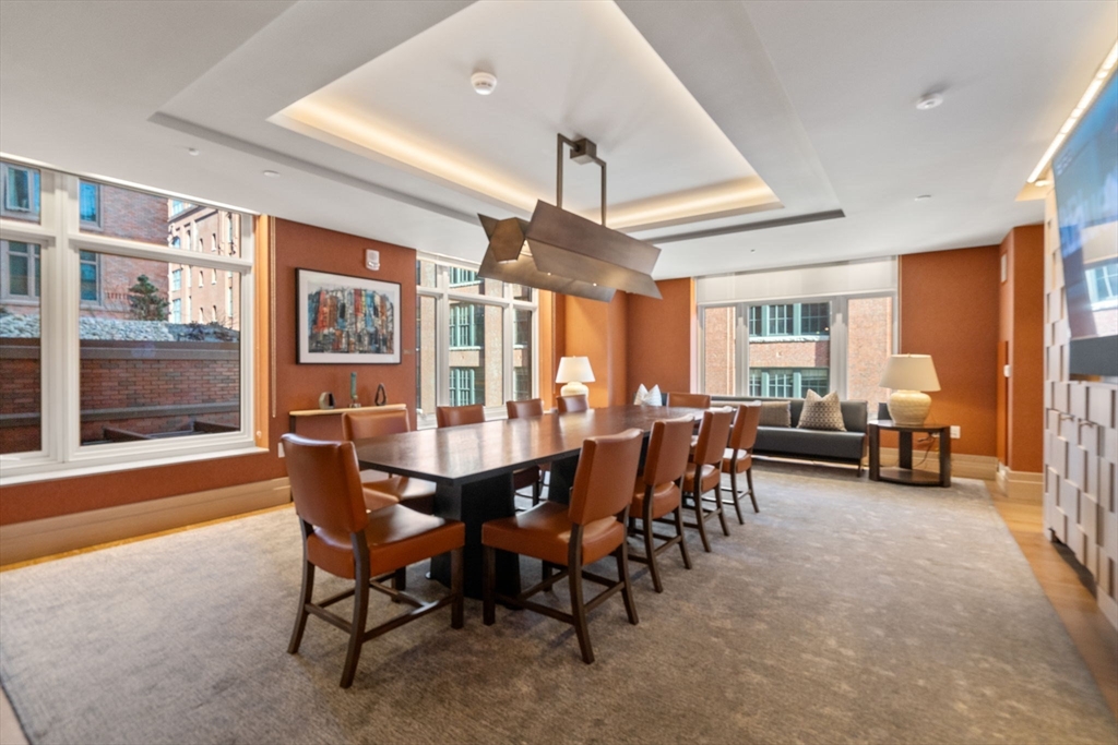 100 Lovejoy Wharf, Waterfront