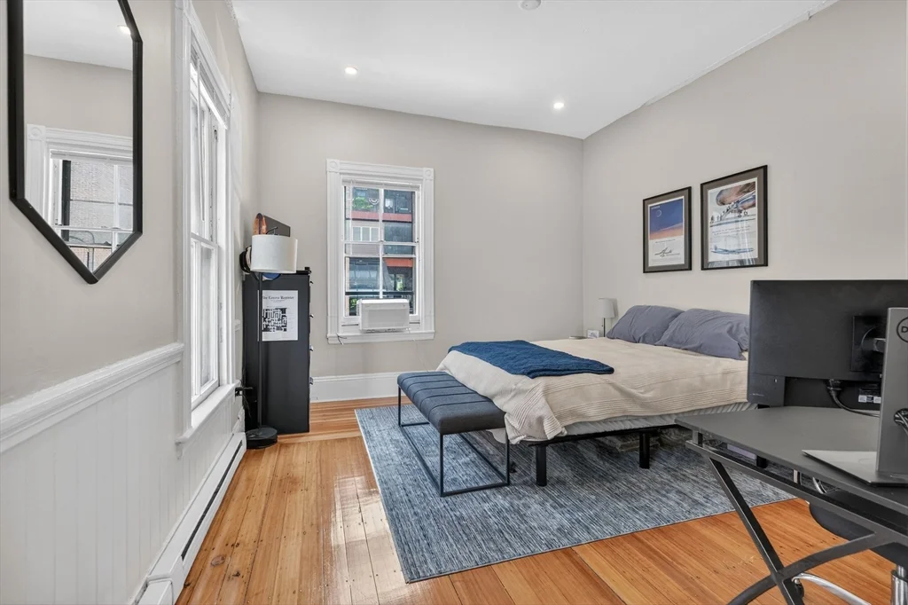 16 Cumberland St, Back Bay