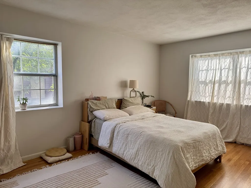 8 Robinwood Ave, Jamaica Plain