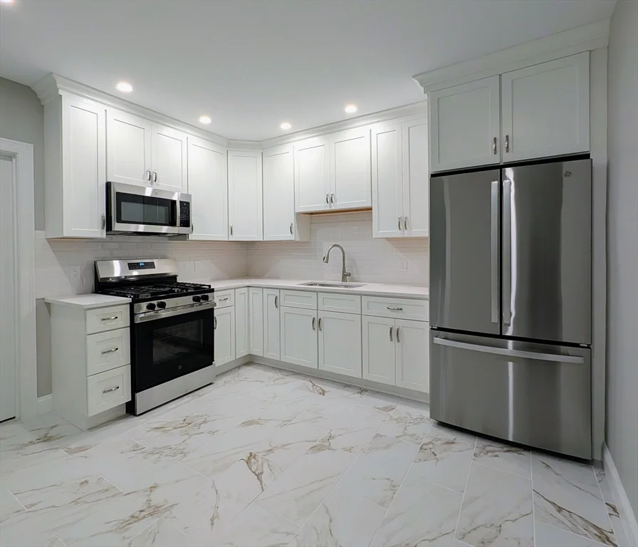 121 Whitman St, New Bedford