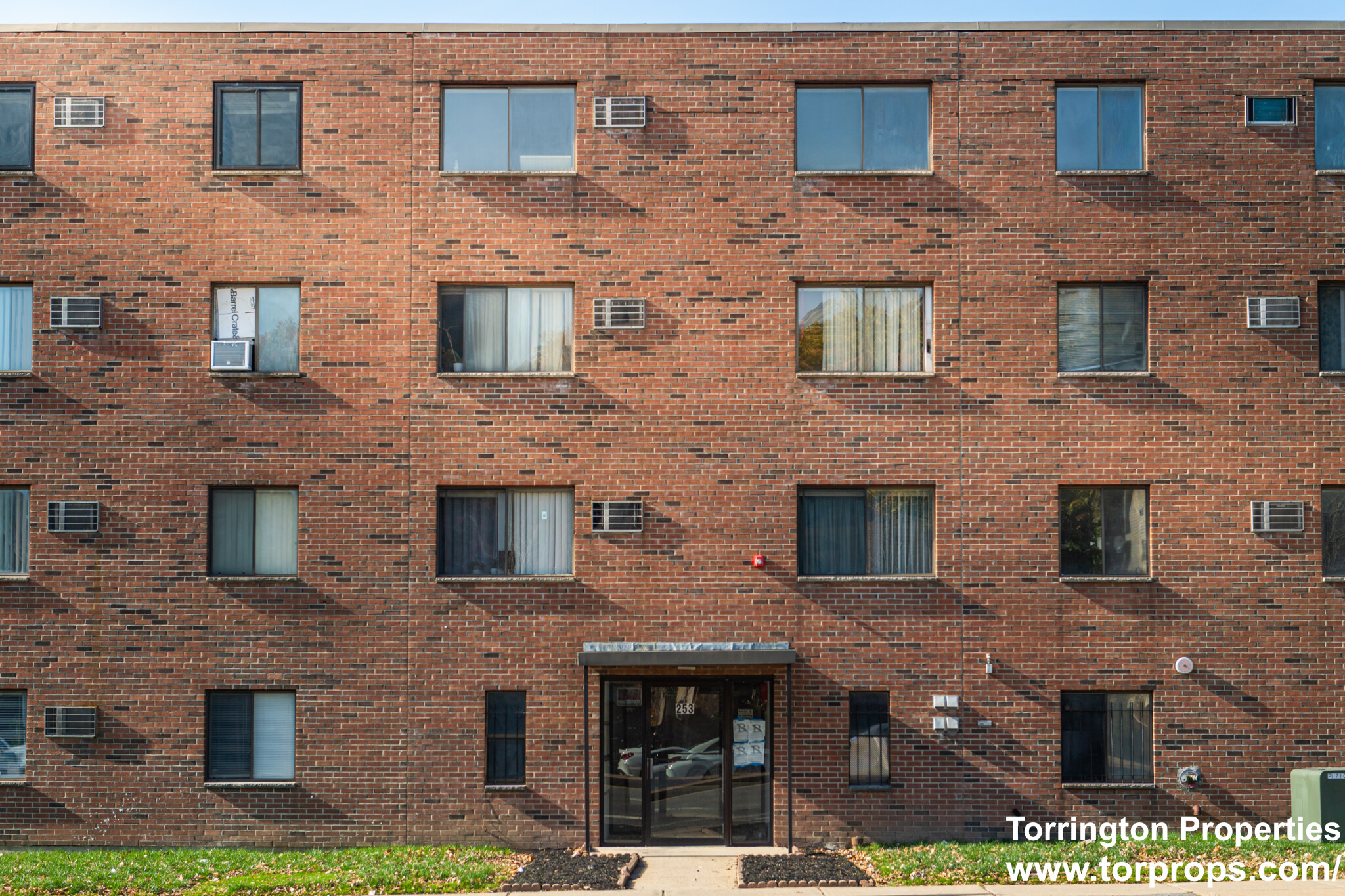 253 Hyde Park Ave, Jamaica Plain