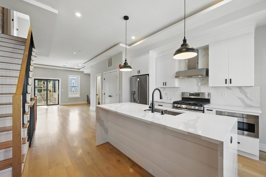 125 Saratoga St ,, East Boston