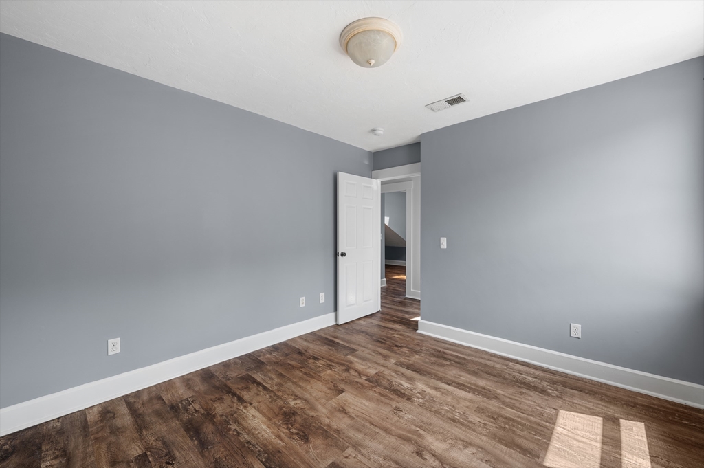 8 Beekman St, Fitchburg