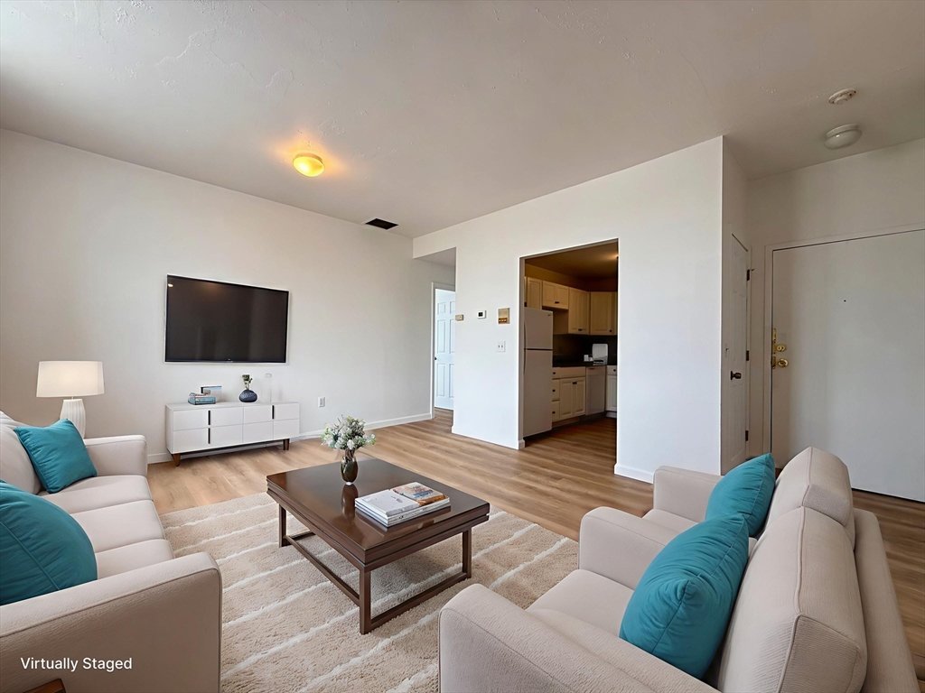 6 S Washington St, North Attleboro