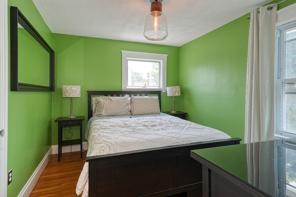 85 Roosevelt Rd, Medford