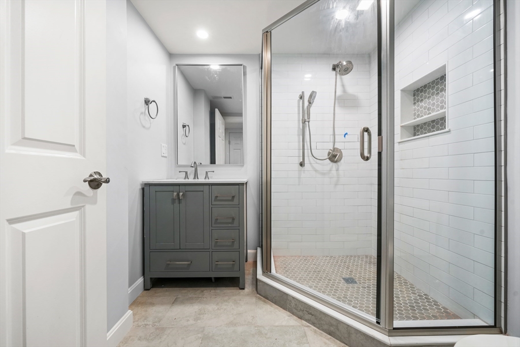 71 Old Harbor St, South Boston