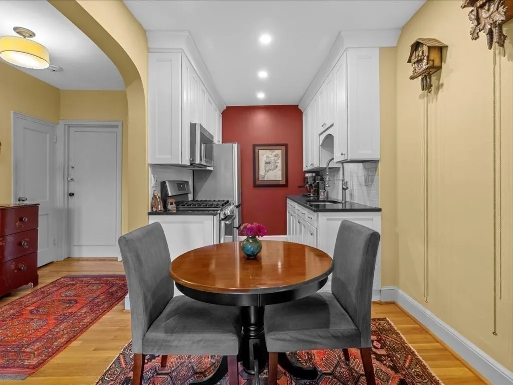 228 Commonwealth Ave, Back Bay