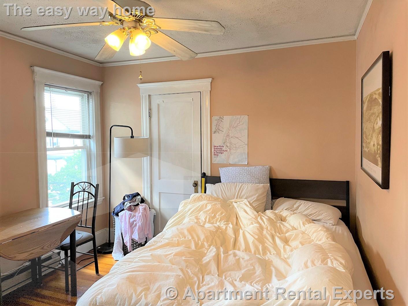 16 Hamilton St, Tufts