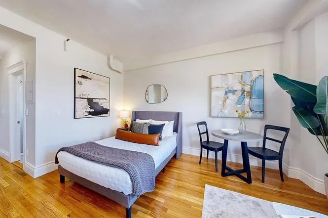 270 Huntington Ave, Hyde Park