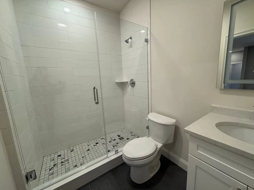 1473 N Shore Rd, Revere