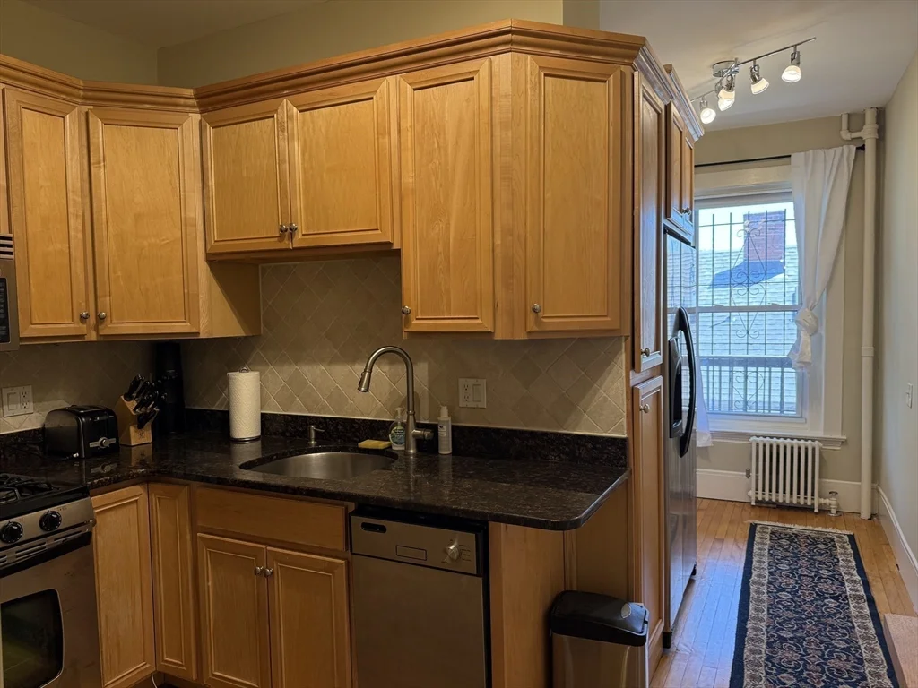 128 Magazine St, Cambridgeport