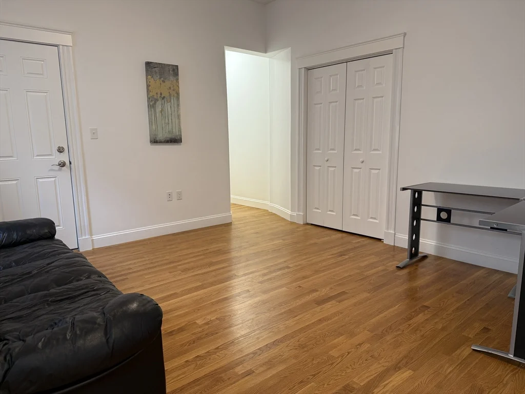 172 Auburn St, Cambridgeport