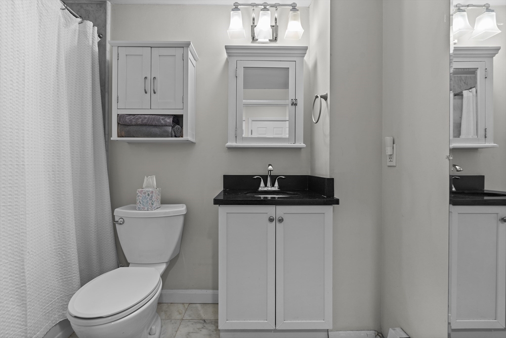 7 Burrill Pl, South Boston