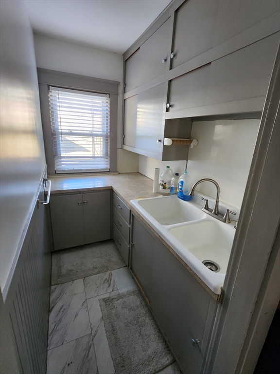 138 Pacific St, Fitchburg