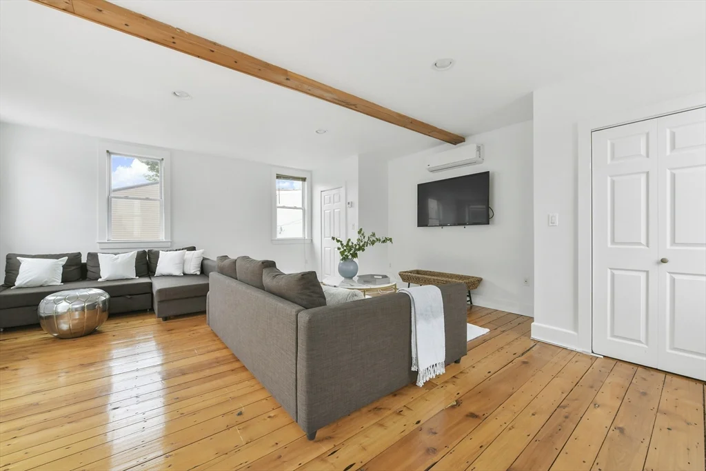 93 Dresser St, South Boston