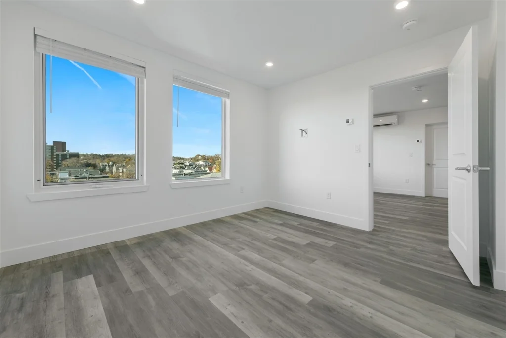 585 Essex St, Lynn