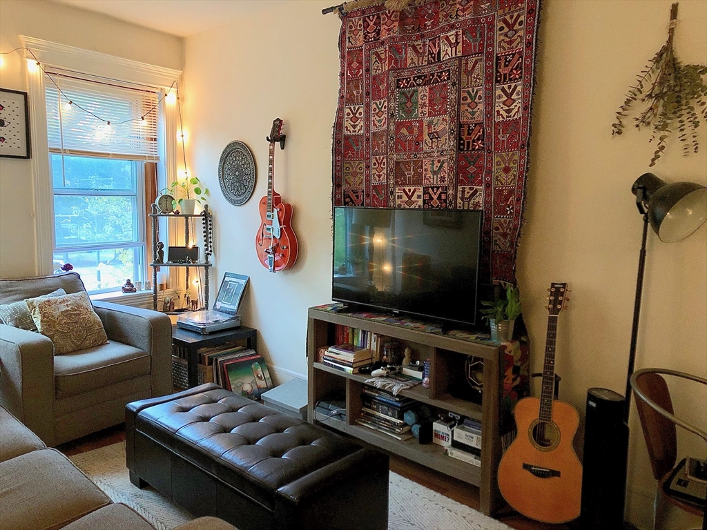 1872 Commonwealth Ave, Brighton