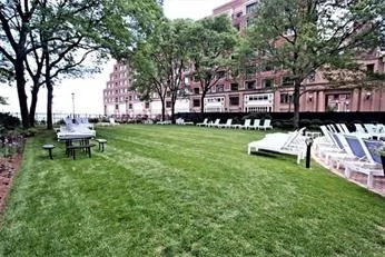 65 East India Row, Downtown