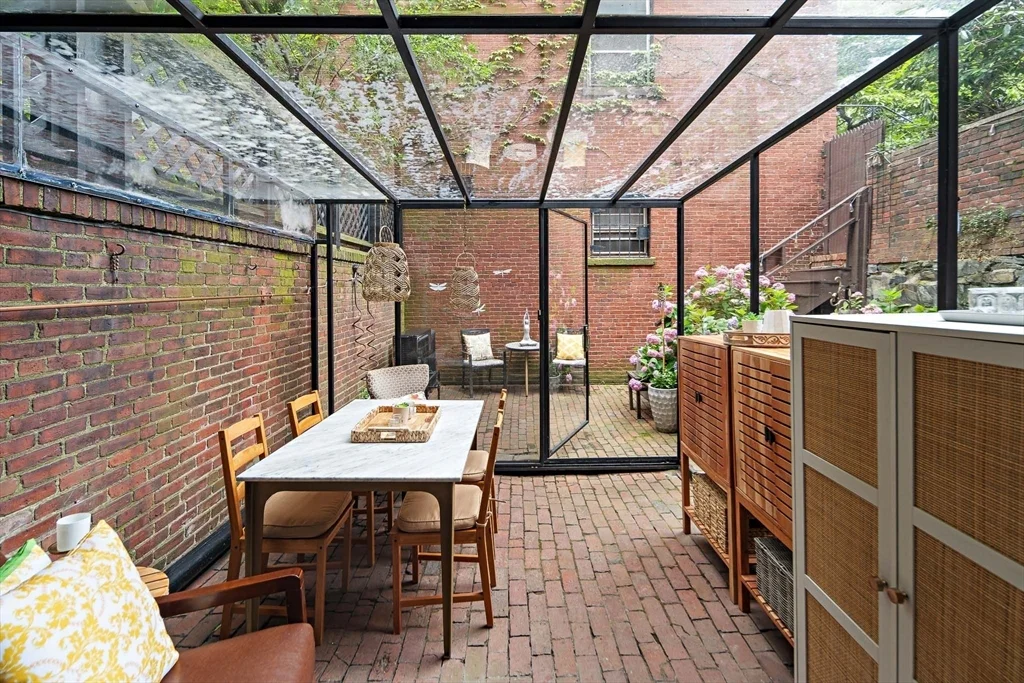 364 Marlborough St, Back Bay