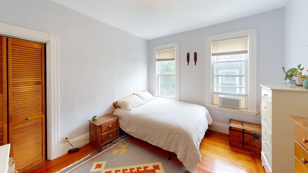 22 Boynton St, Jamaica Plain